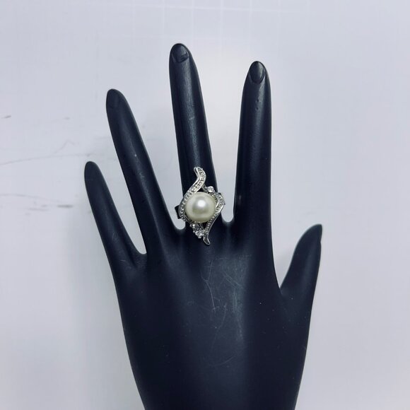 Adjustable Silver Tone Faux Pearl And Clear Rhinestone Statement Ring (R452) - Picture 1 of 6